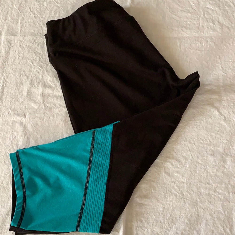 Danskin Now capris